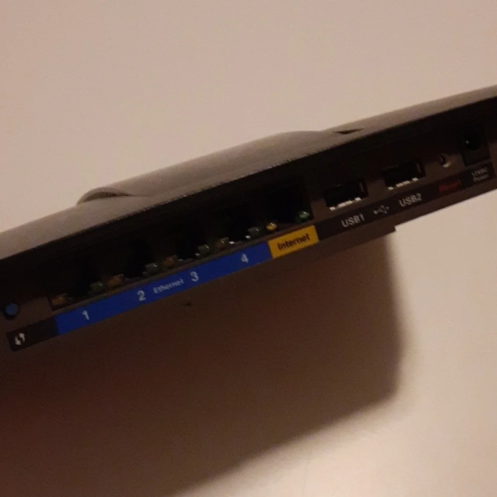 Cisco EA6500 Router - Picture 4 of 4